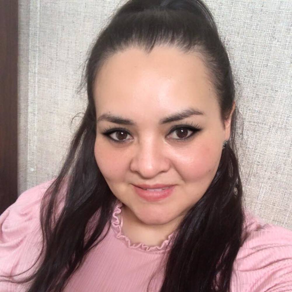 Meet your Posher, Cintia